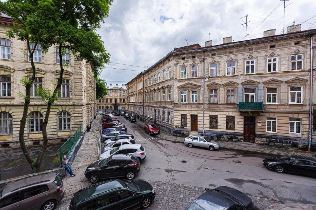 Сучасна Квартира По Вул Дарії Гусяк 9 Біля Краківського Lviv Bagian luar foto